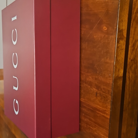 Authentic Gucci Burgundy Large Shoe Box - Picture 3 of 6